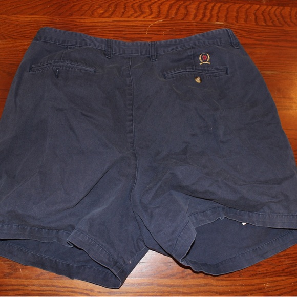 Tommy Hilfiger - Picture 2 of 3